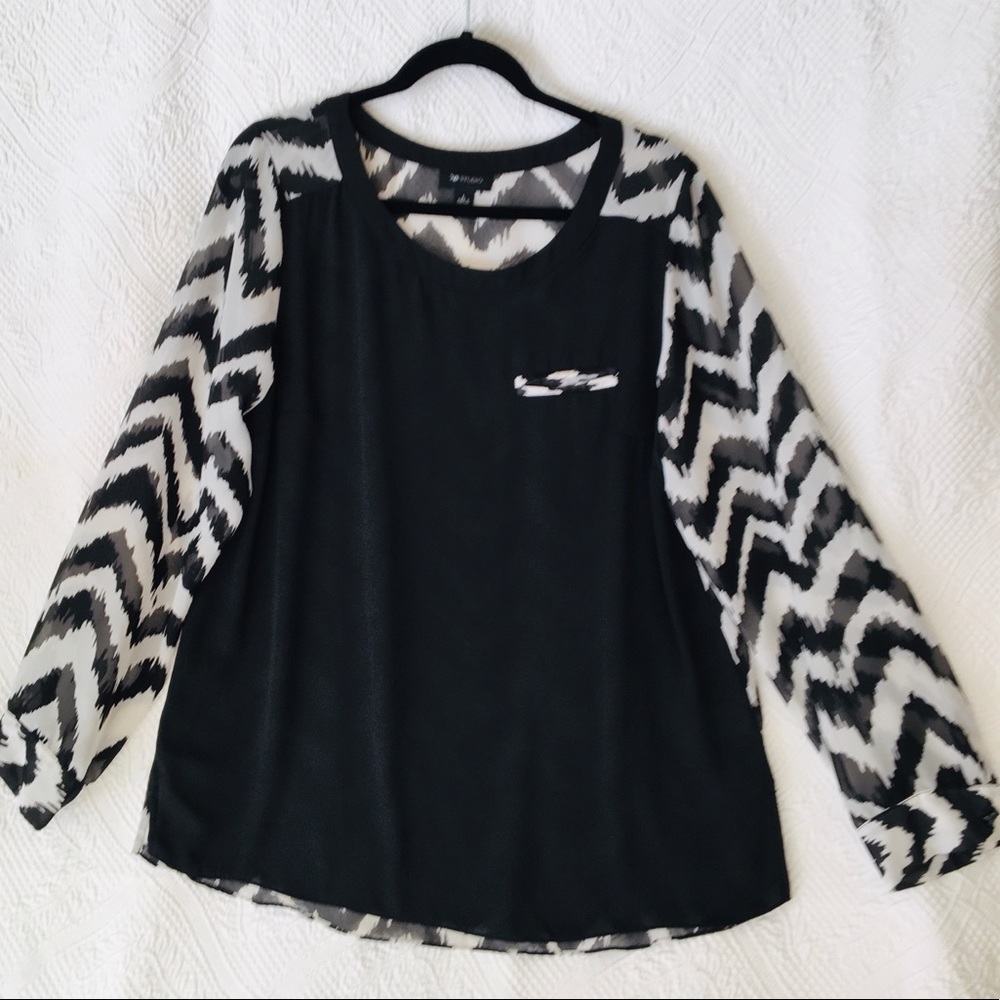 Woman’s Large AB Studio sheer black & white blouse